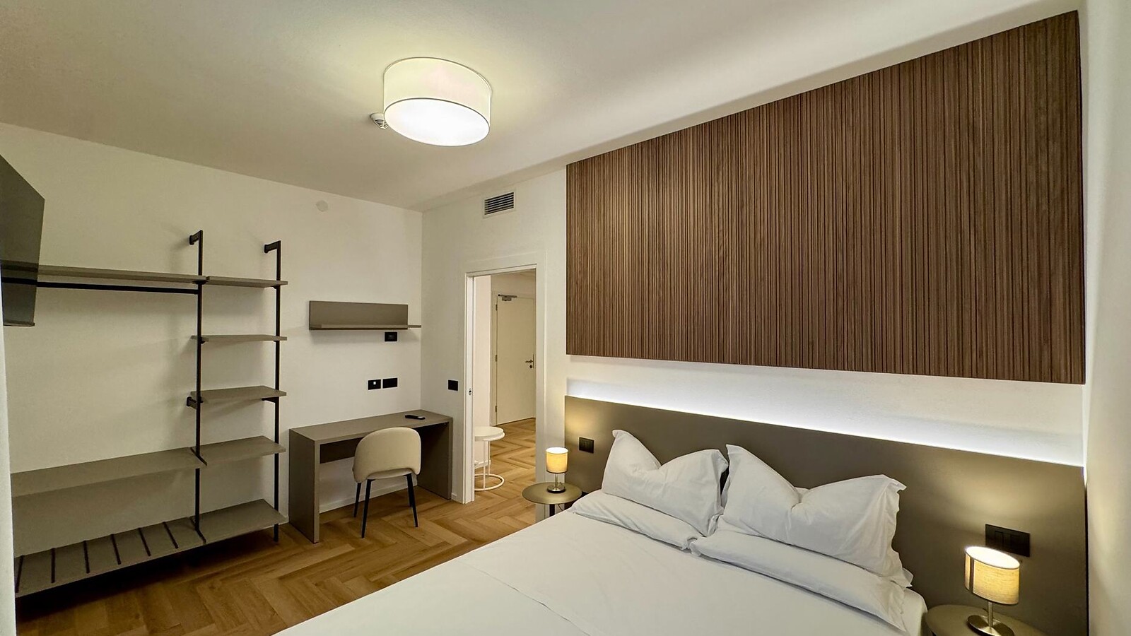 LIFE SUITE